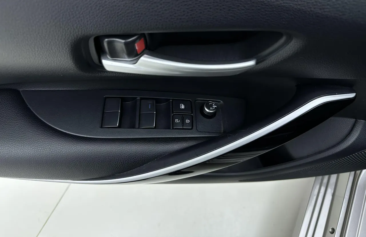 Toyota 2021 Corolla Double Engine 1.8 Stepless Elite Automatic Gear 12
