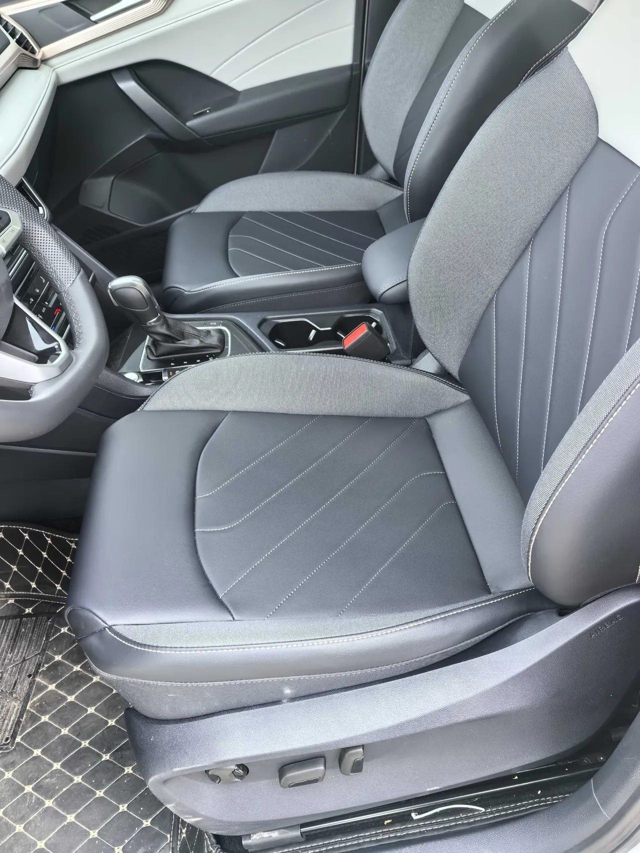 Volkswagen 2024 Tuyue 1.5TSI 300TSI Two-Drive Crescent Edition Automatic Gear 11