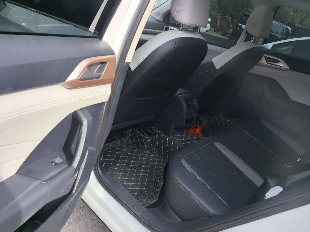 Volkswagen 2024 Tuyue 1.5TSI 300TSI Two-Drive Crescent Edition Automatic Gear 5