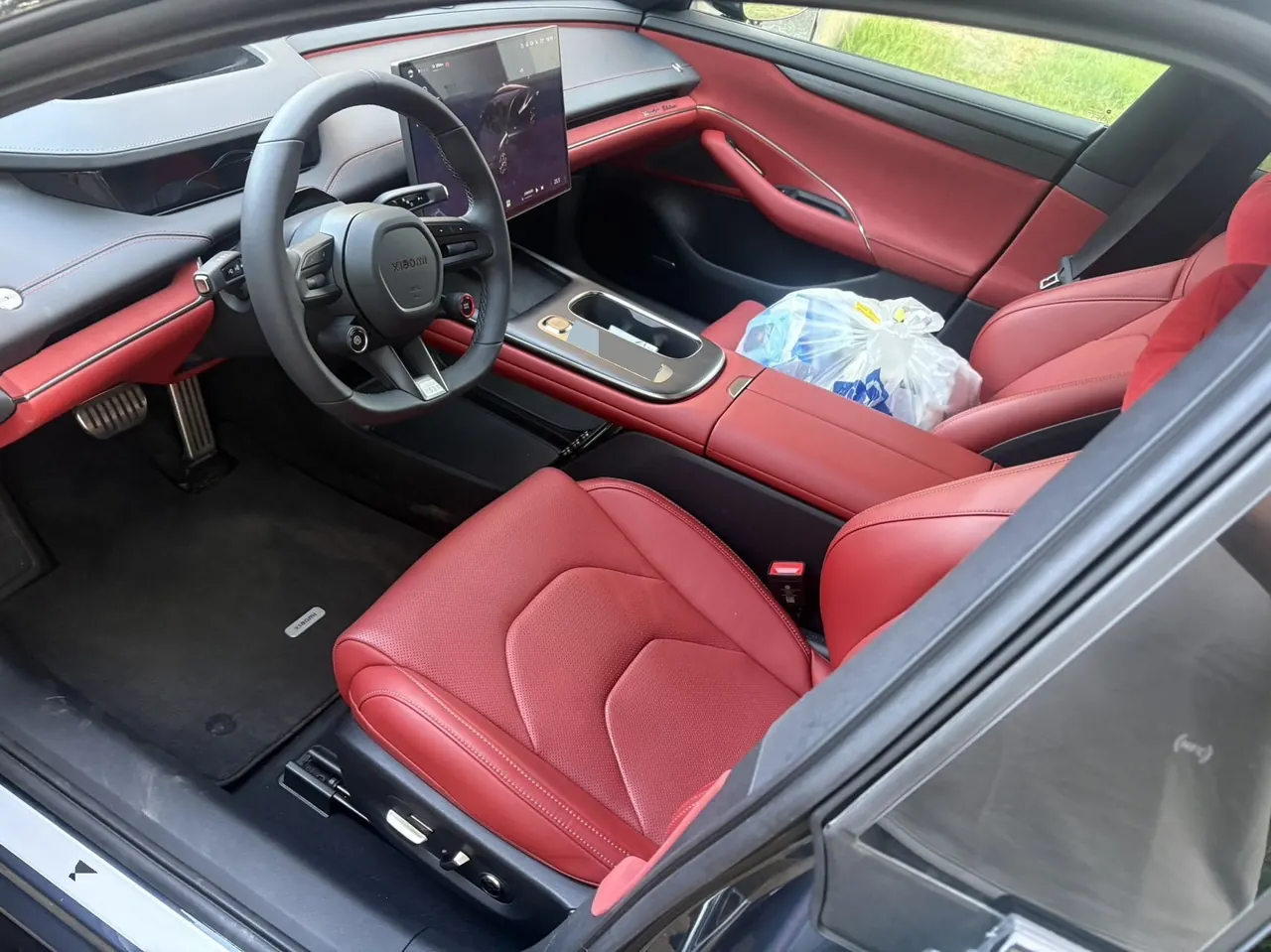 MI 2024 SU 7 750km Four-wheel Drive Max Founding Edition Automatic Gear 3