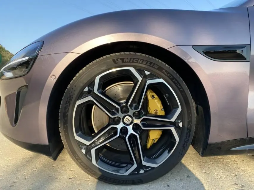 MI 2024 SU 7 800km 4-wheel drive ultra-long endurance high-end smart driving Max version automatic gear 17