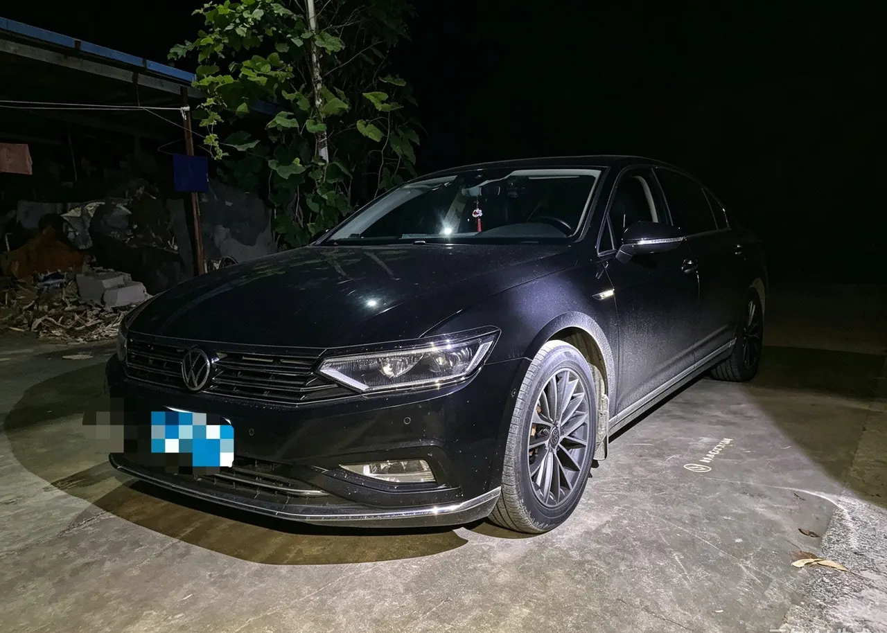 Volkswagen 2020 Magotan 2.0TSI 380TSI Luxury Automatic - View 1