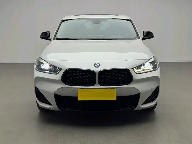 BMW 2021 X2 sDrive25i 2.0T Obsidian Night Edition Automatic Gear 2