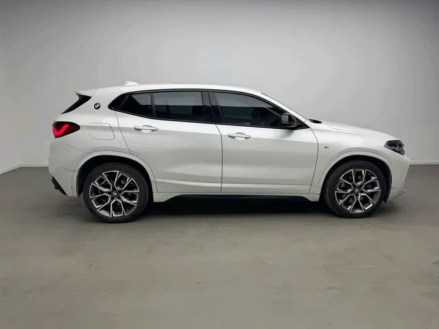 BMW 2021 X2 sDrive25i 2.0T Obsidian Night Edition Automatic Gear 6