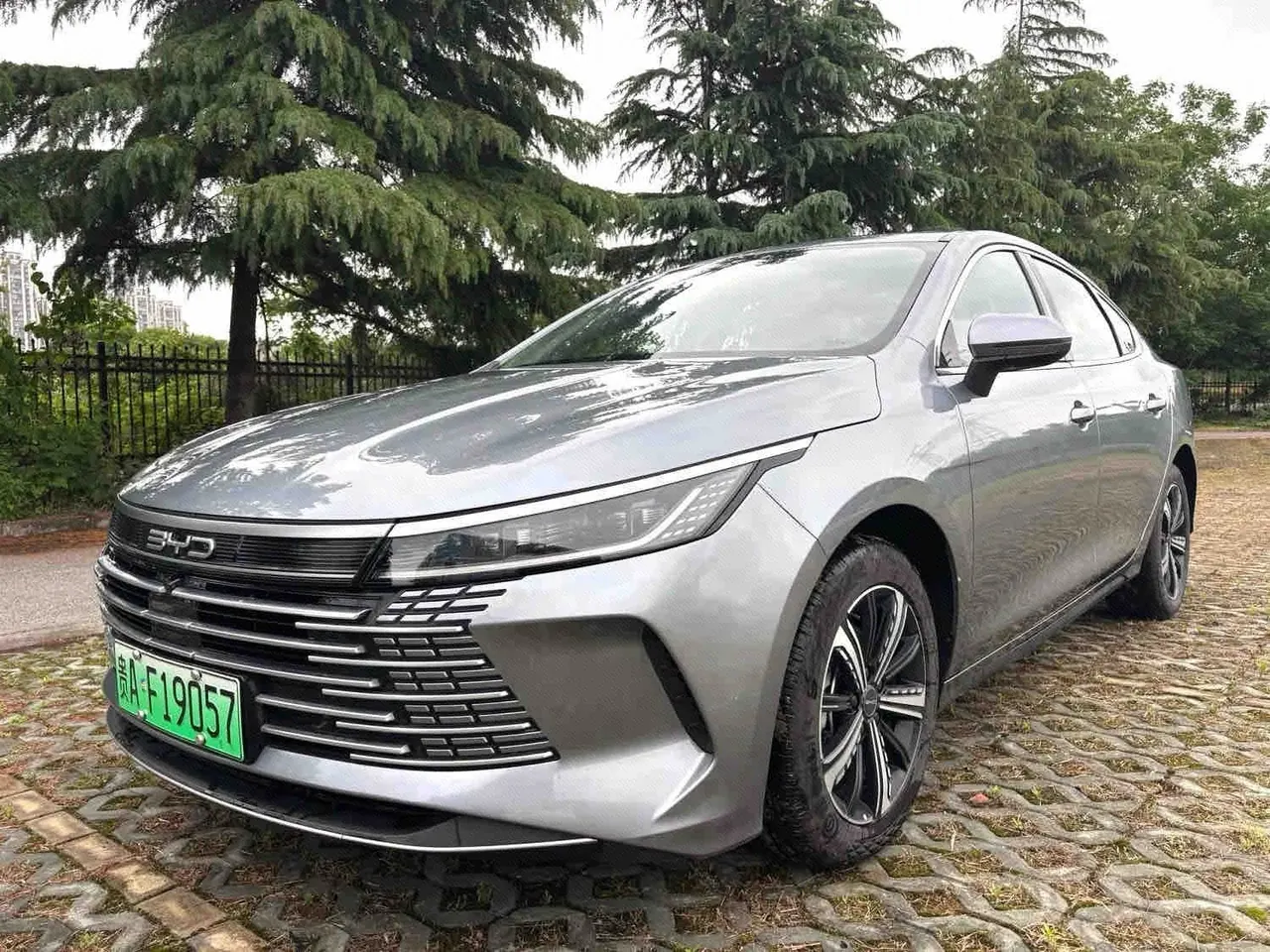 BYD 2024 destroyer 05 DM-i 1.5 stepless 120KM pilot glory version automatic gear - View 1