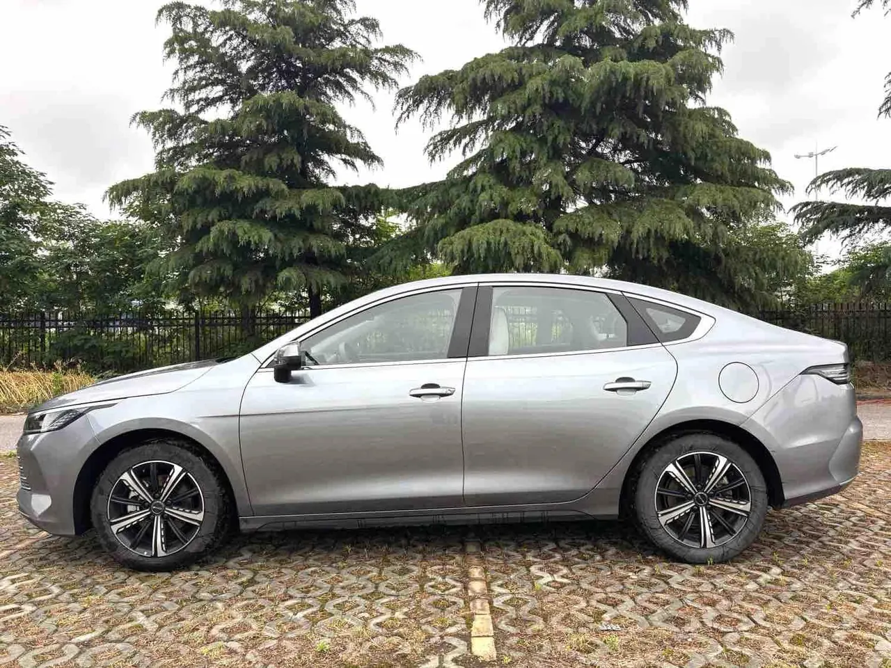 BYD 2024 destroyer 05 DM-i 1.5 stepless 120KM pilot glory version automatic gear 3