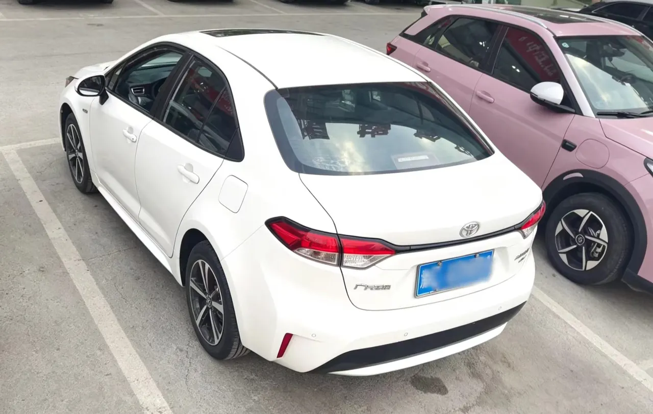 Toyota 2023 Lei Ling 1.2T Stepless 185T Deluxe Automatic Gear 3