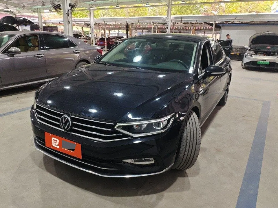 Volkswagen 2020 Magotan 2.0TSI 330TSI luxury automatic transmission - View 1
