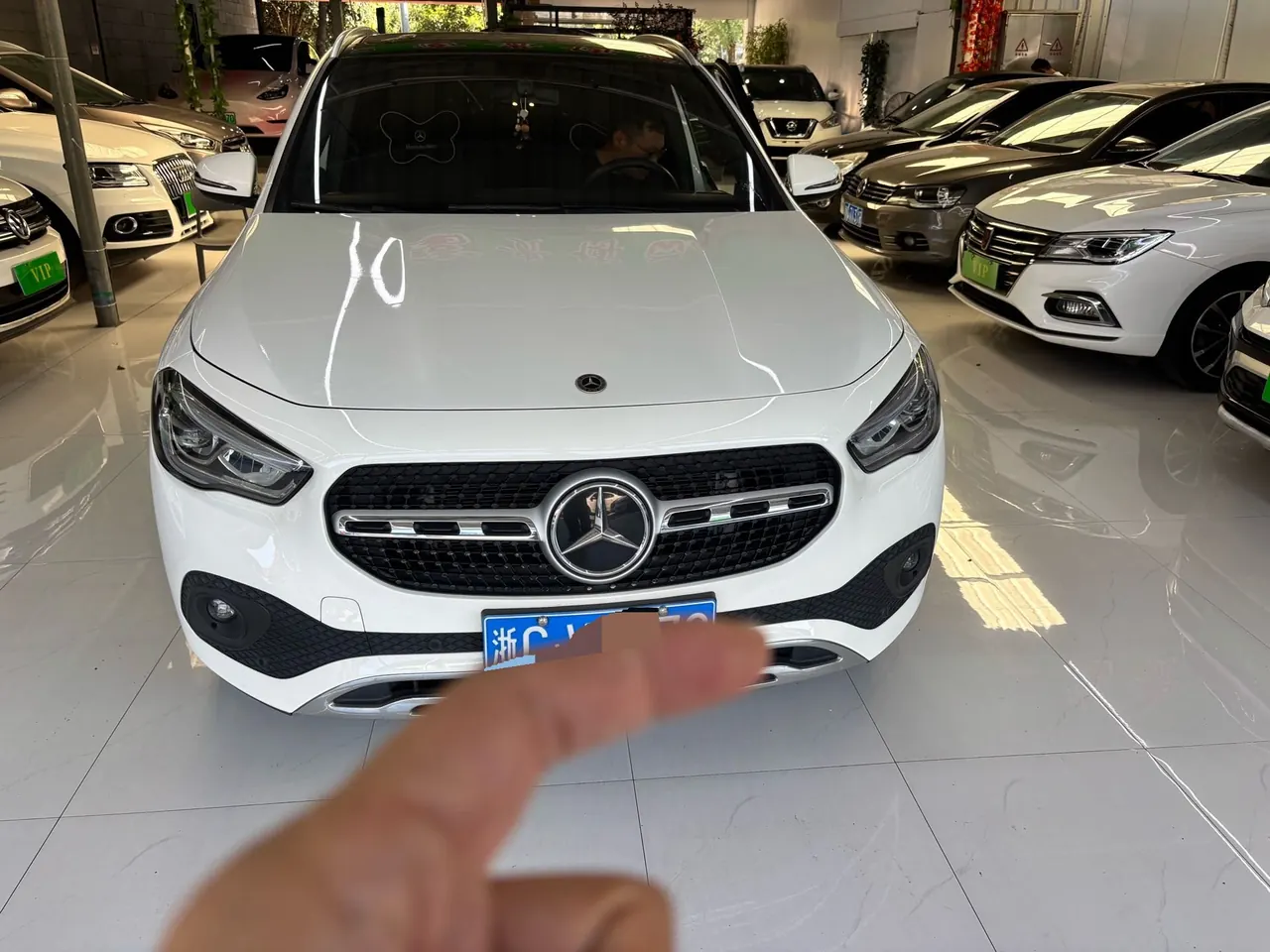 Mercedes Benz 2020 GLA 200 1.3T automatic gear 2