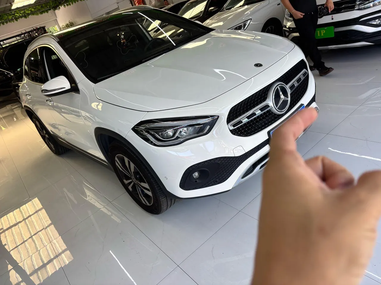 Mercedes Benz 2020 GLA 200 1.3T automatic gear 3