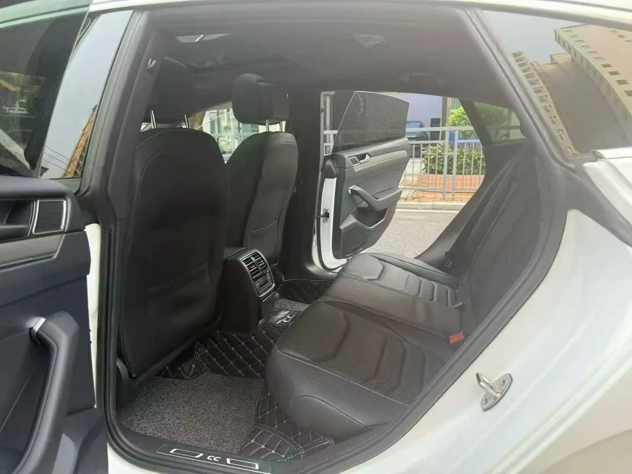 Volkswagen 2020 CC 2.0TSI 330TSI beauty version of automatic gear 9