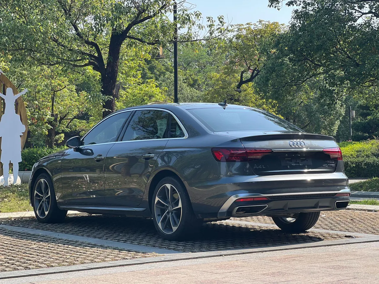 Audi 2020 A4L 2.0TFSI 40TFSI Fashion Dynamic Automatic 9