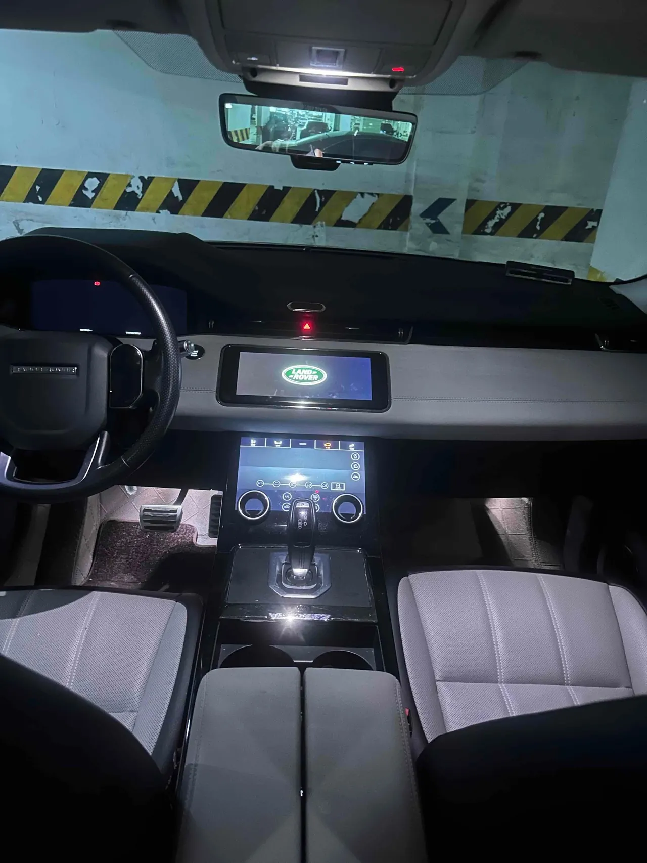 Land Rover 2020 Range Rover Aurora 48V 2.0T 249PS R-DYNAMIC SE Sports Technology Edition Automatic Gear 7