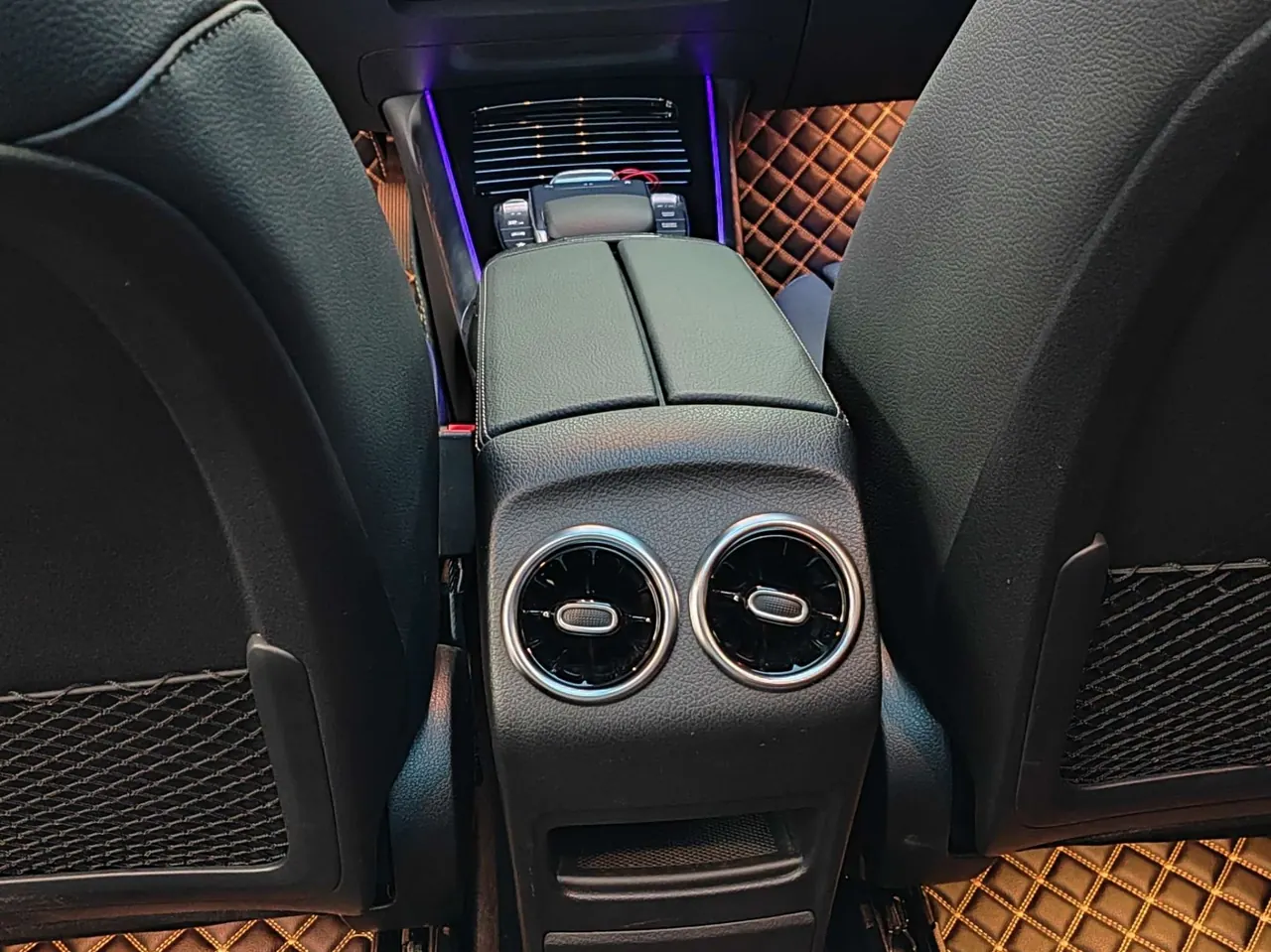 Mercedes Benz 2020 GLA 200 1.3T automatic gear 11