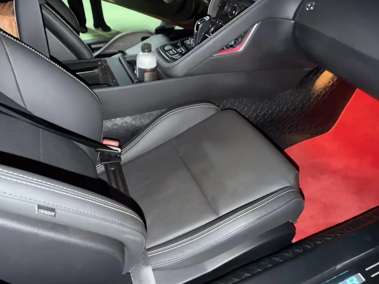 Jaguar F-Type (Imported) 2023 F-Type R-Dynamic Convertible 2.0T P300 BLACK Automatic Gear 5