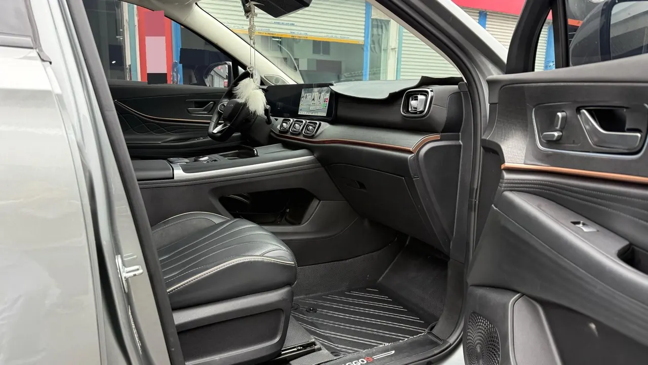 Chery 2023 Ruihu 9 2.0T 400T Two-Drive Deluxe Edition 7-seat Automatic Gear 10