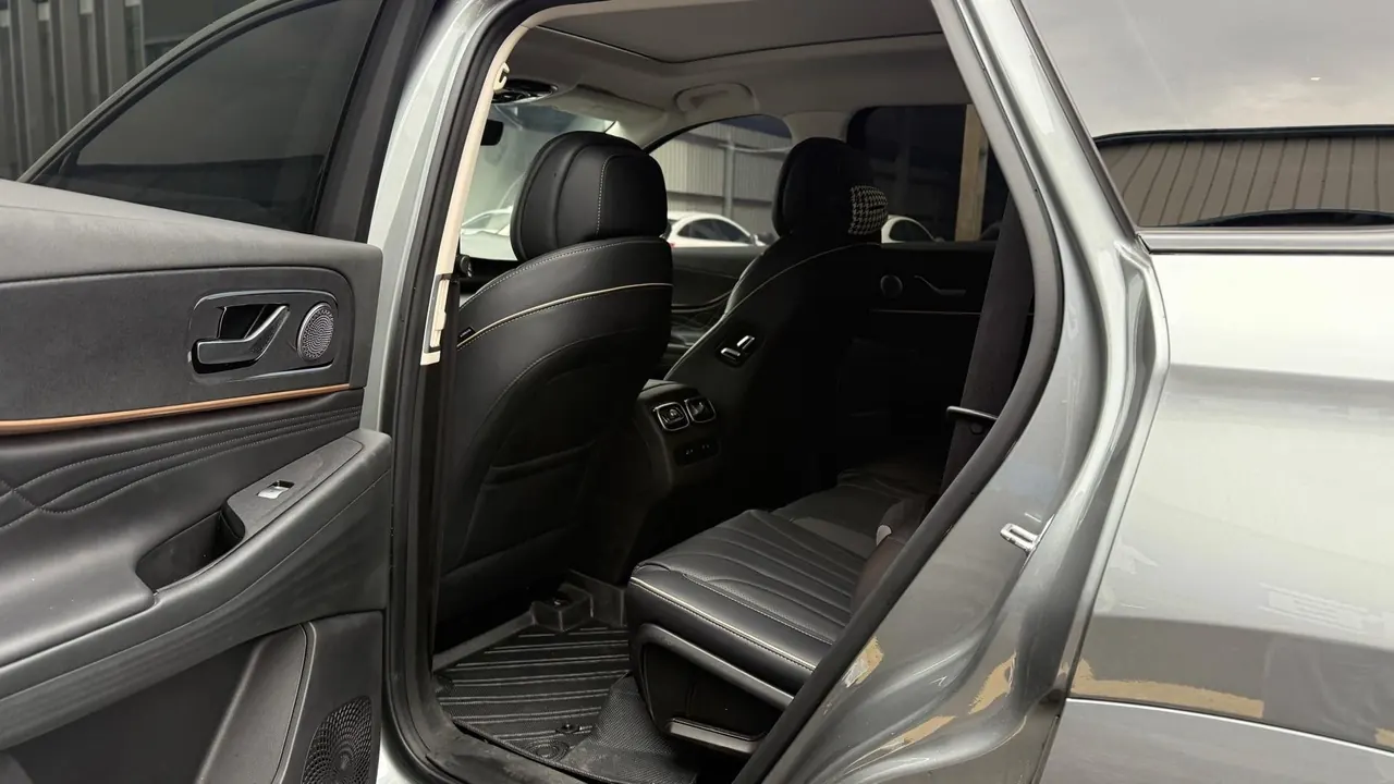 Chery 2023 Ruihu 9 2.0T 400T Two-Drive Deluxe Edition 7-seat Automatic Gear 8