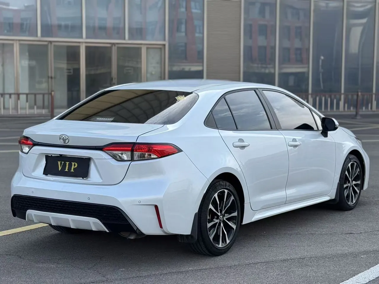 Toyota 2022 Lei Ling 1.2T Stepless 185T Sports Edition Automatic Gear 4