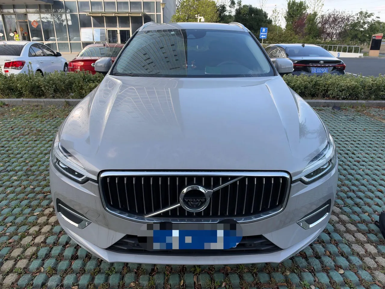 Volvo 2020 XC60 2.0T T5 4-wheel drive Zhiyuan Deluxe Edition Automatic Gear 2