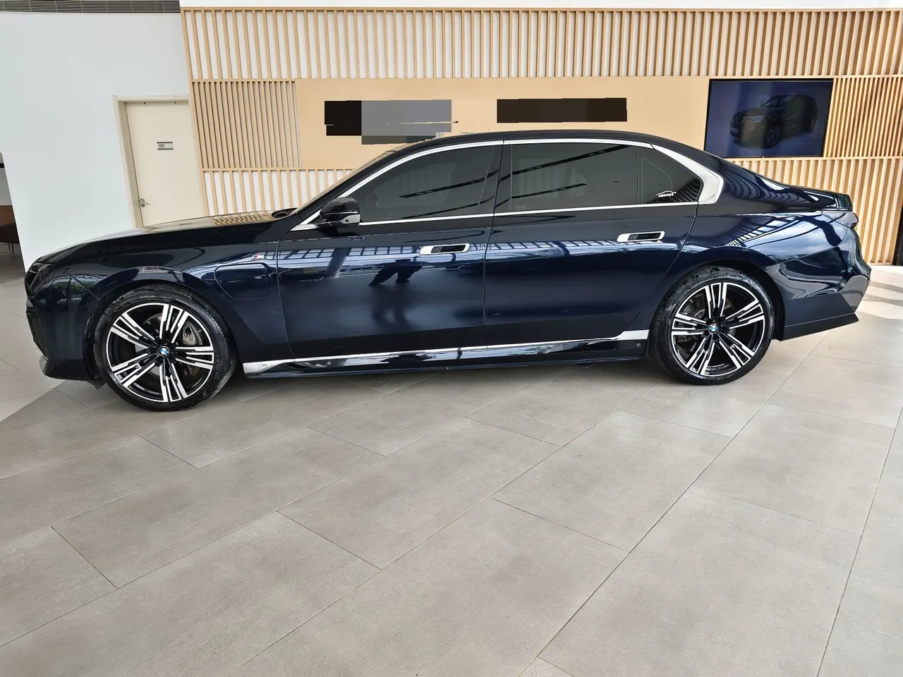 BMW i7 (Imported) 2023 i7 eDrive50L Enjoy M Sports Suit Automatic Gear 3