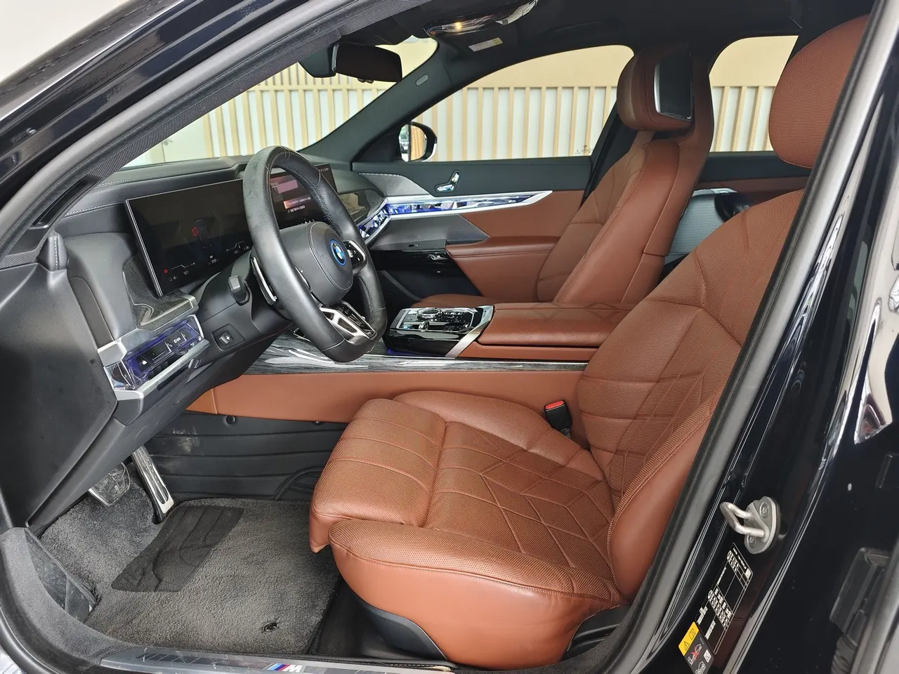 BMW i7 (Imported) 2023 i7 eDrive50L Enjoy M Sports Suit Automatic Gear 5