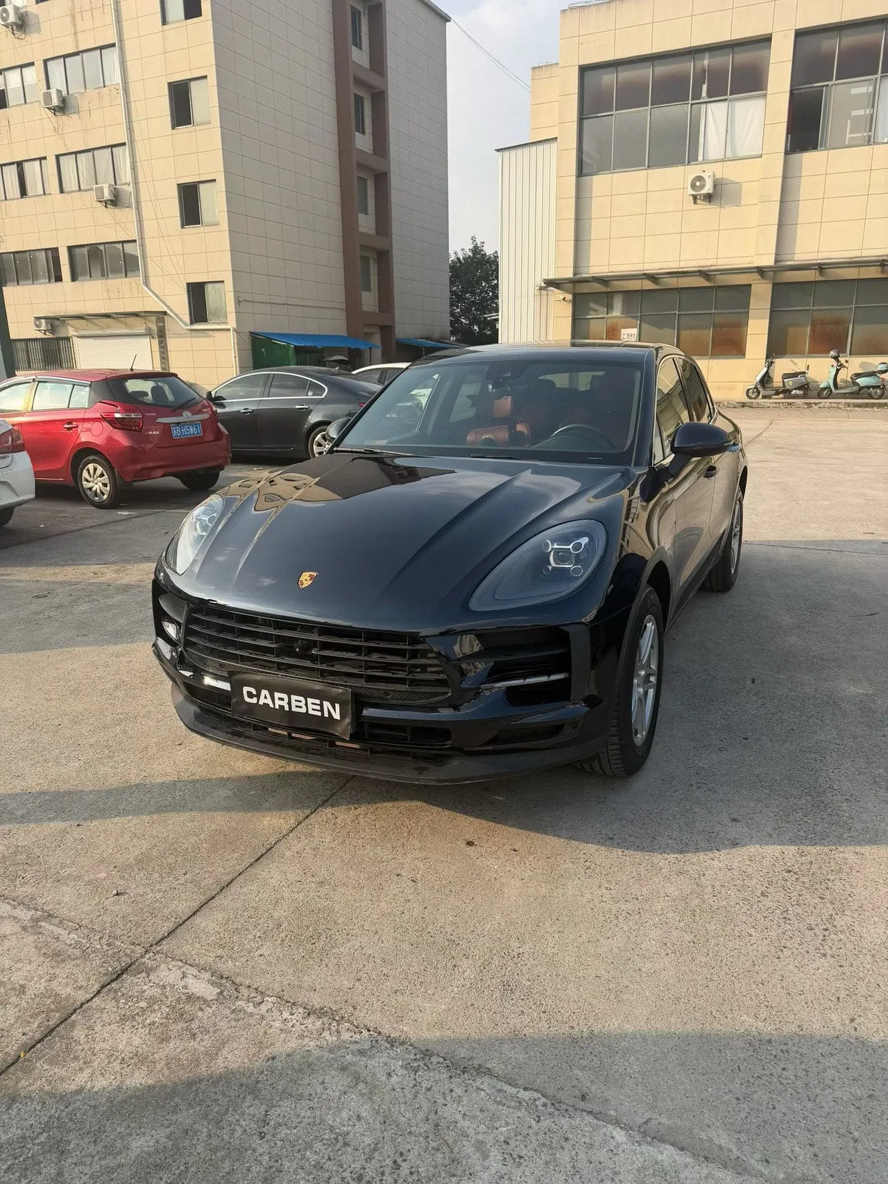 Porsche Macan (Imported) 2020 Macan 2.0T Automatic Gear - View 1