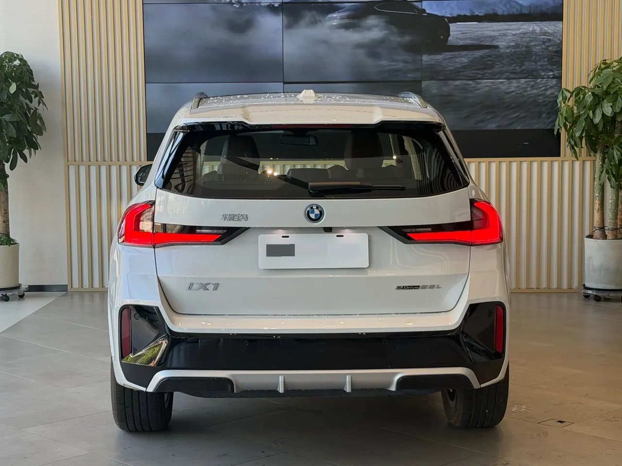 BMW 2025 iX1 eDrive25L eDrive25L m sports suit automatic gear 5