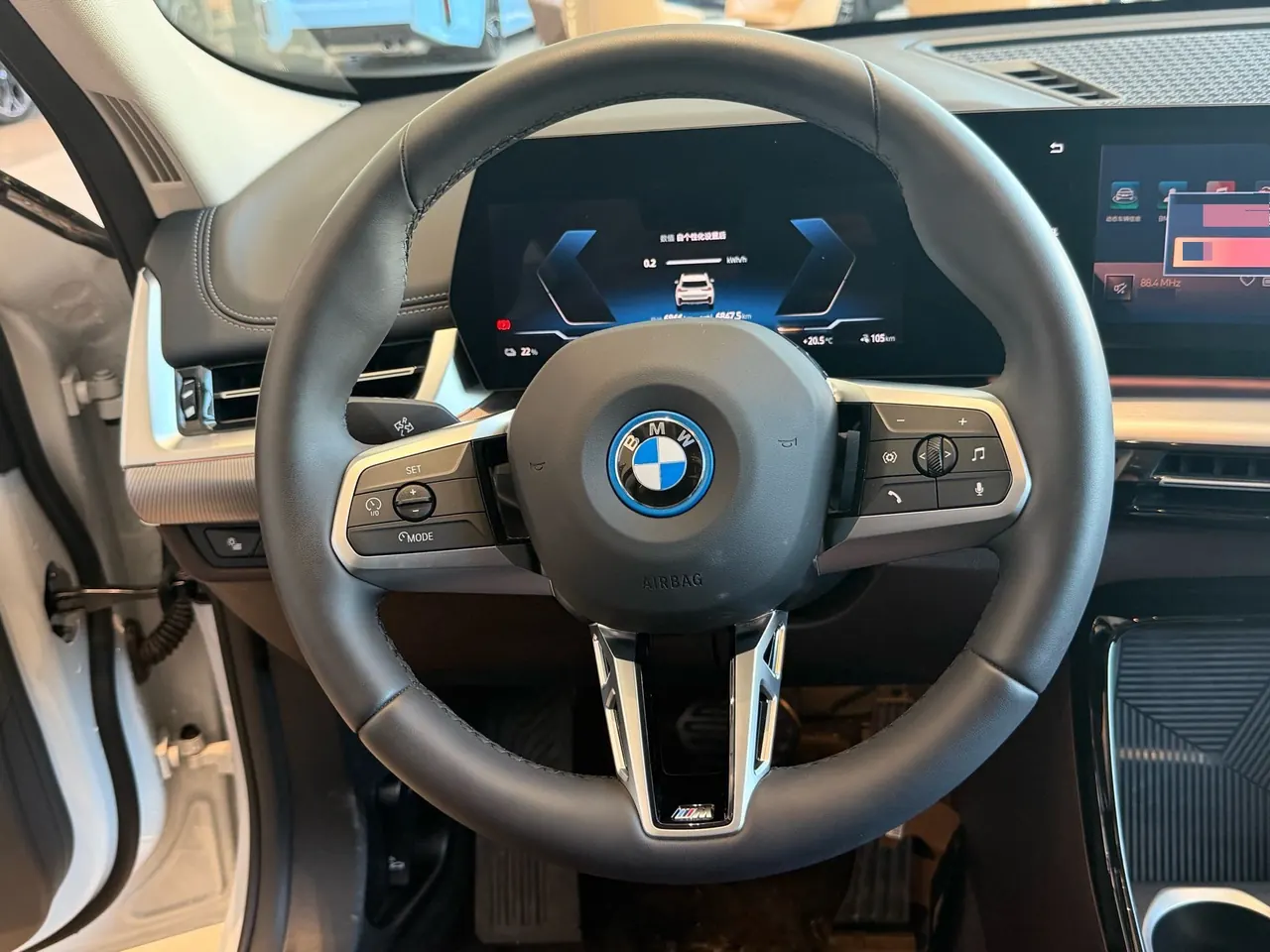 BMW 2025 iX1 eDrive25L eDrive25L m sports suit automatic gear 6