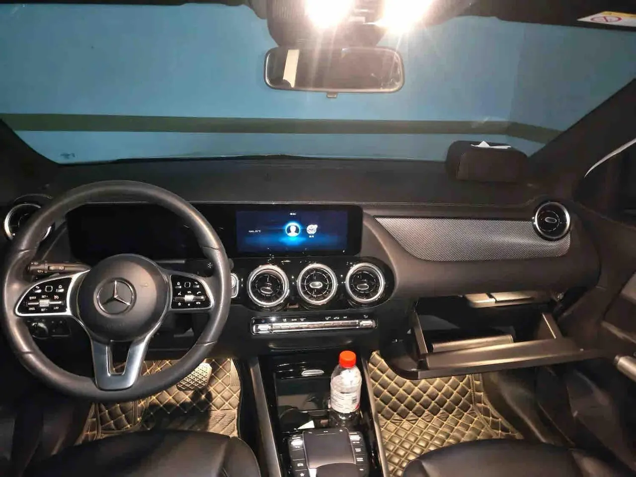 Mercedes Benz 2023 GLA 200 1.3T automatic gear 5