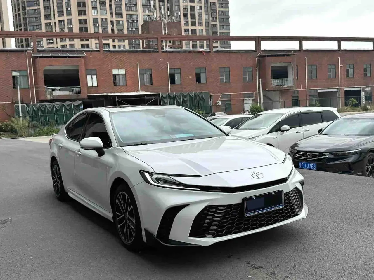 Toyota 2026 Camry Double Engine 2.0HSE Stepless Sports Lite Edition Automatic Gear 3