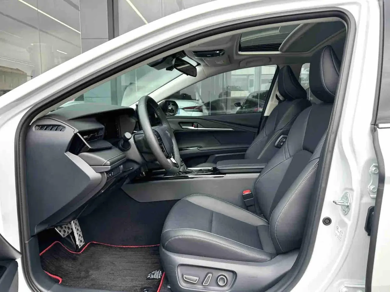 Toyota 2026 Camry Double Engine 2.0HSE Stepless Sports Lite Edition Automatic Gear 4