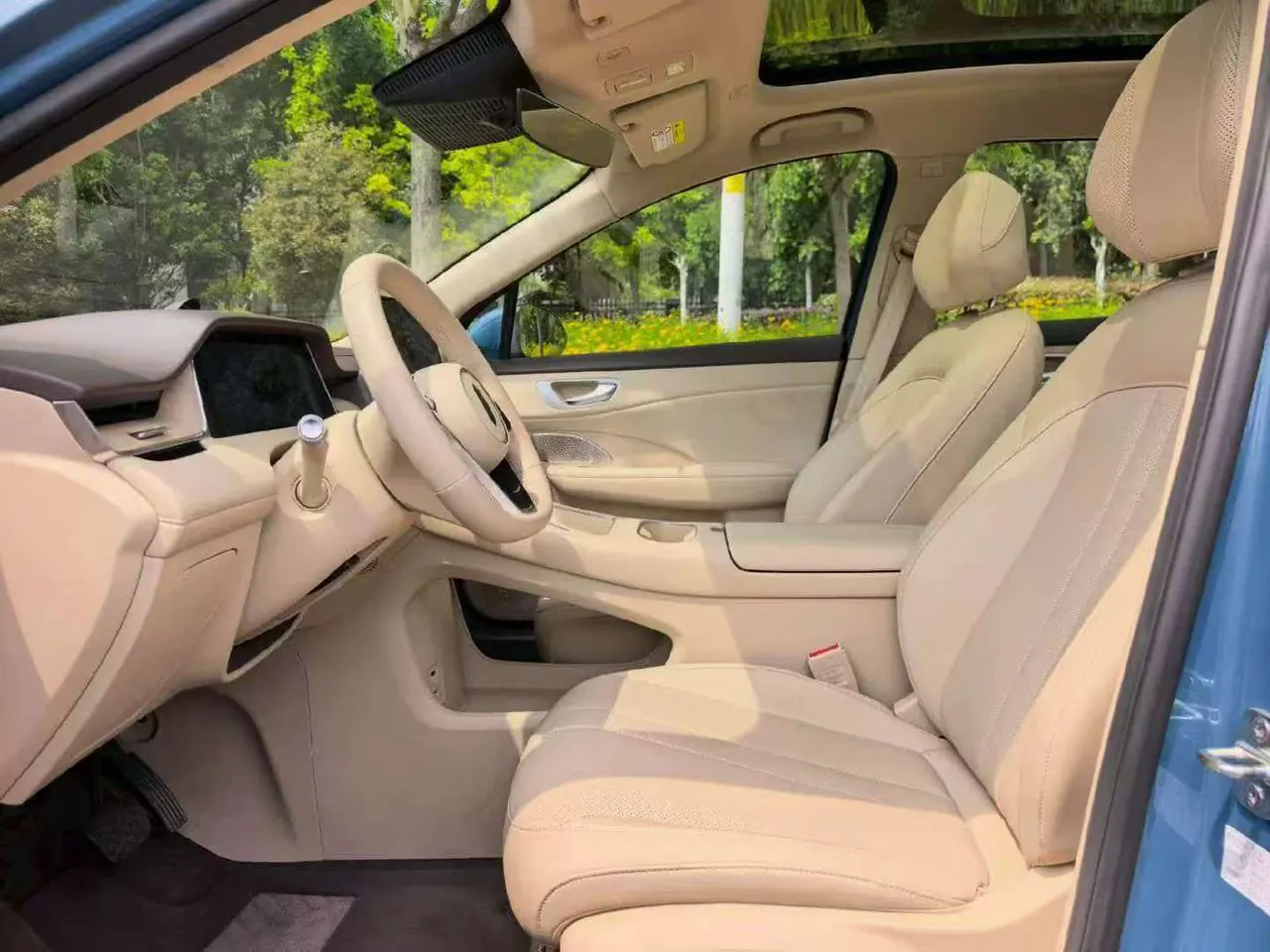 Shangjie 2025 H5 Range-Extended Max Automatic Transmission 4