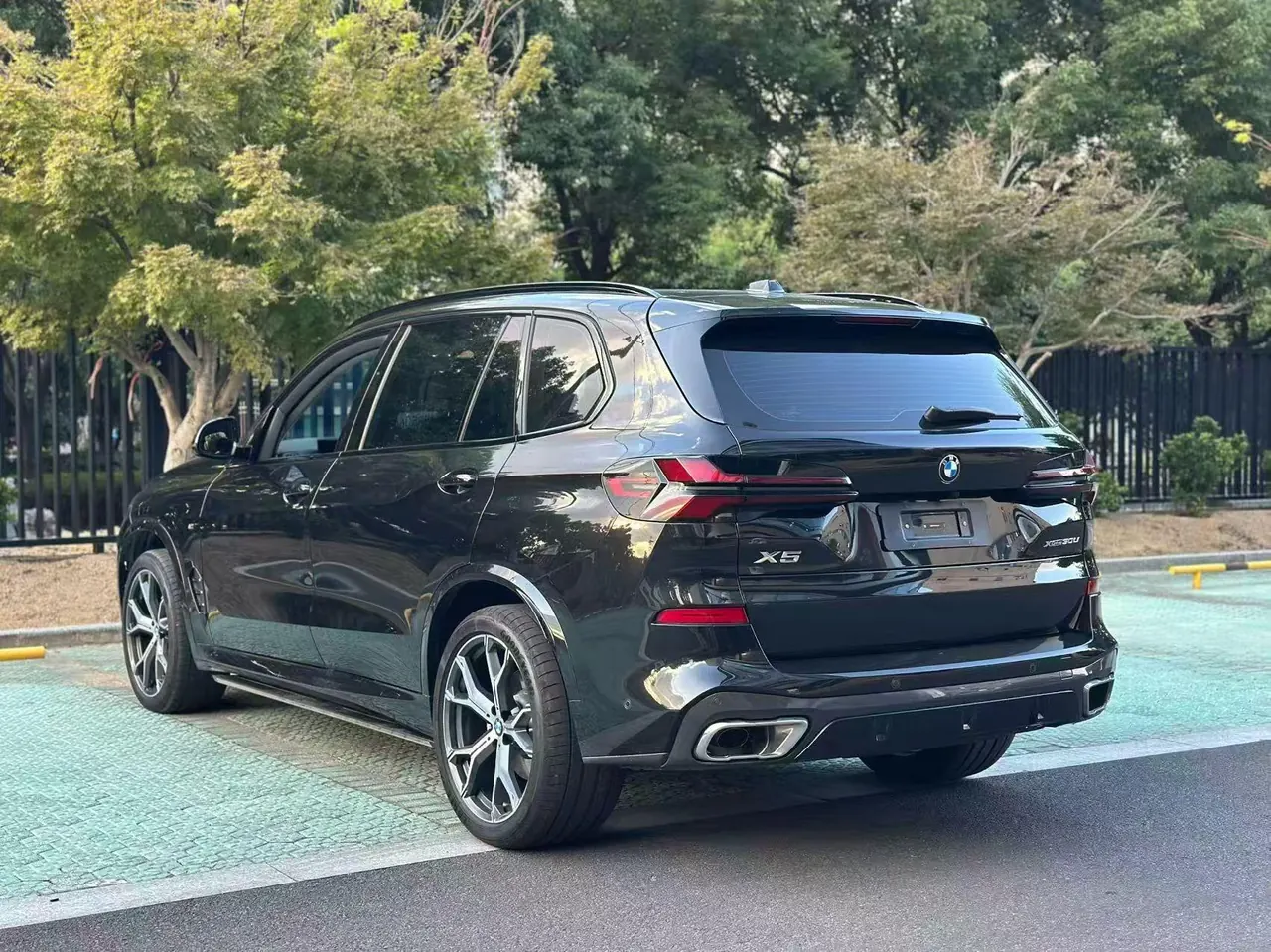 BMW 2026 X5 xDrive30Li 48V 2.0T exclusive m sports obsidian night suit automatic gear 7