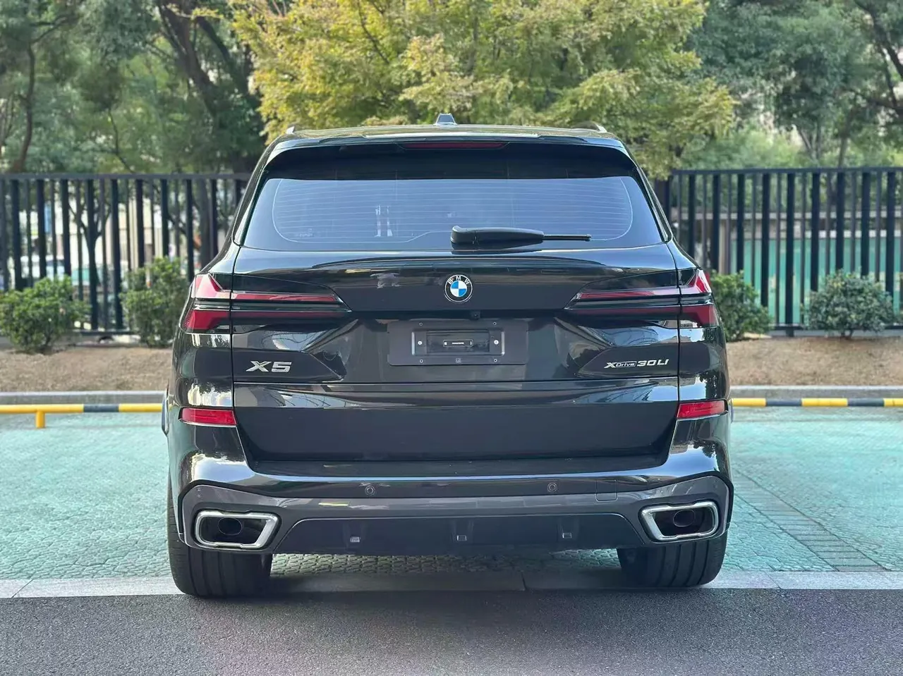 BMW 2026 X5 xDrive30Li 48V 2.0T exclusive m sports obsidian night suit automatic gear 8