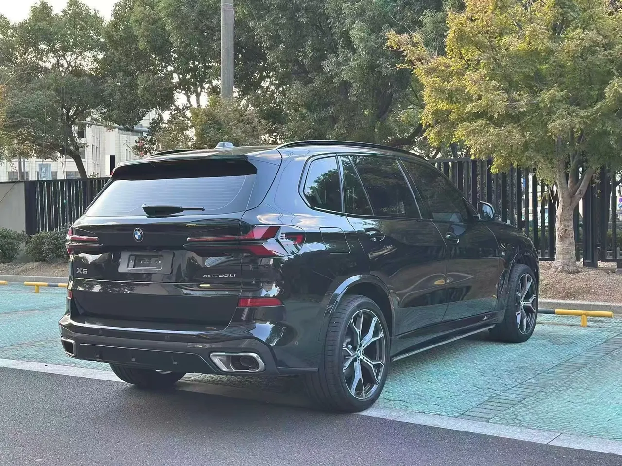 BMW 2026 X5 xDrive30Li 48V 2.0T exclusive m sports obsidian night suit automatic gear 9