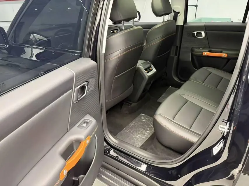 Beijing 2026 BJ30 1.5T Traveler Two-Drive Advanced Edition Automatic Gear 12