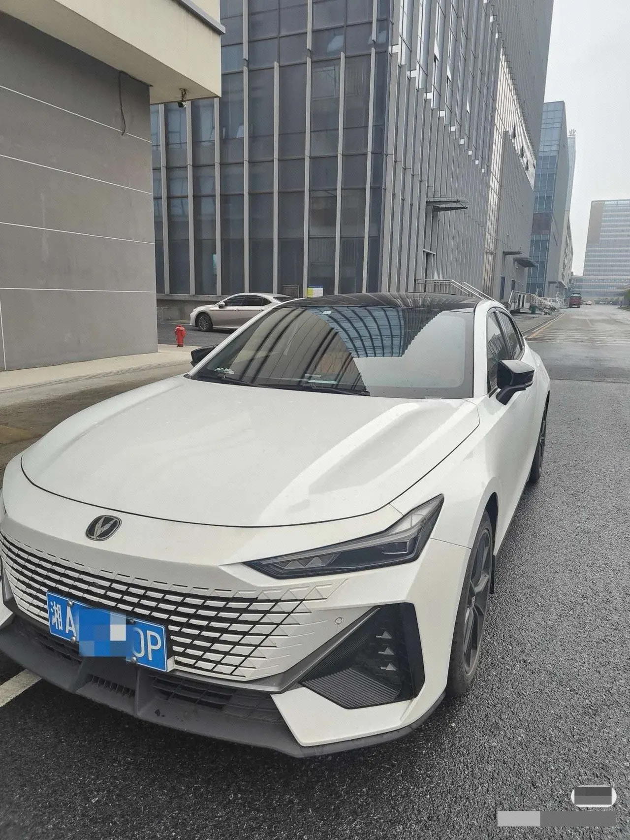 ChangAn 2022 UNI-V 1.5T honorable automatic gear - View 1