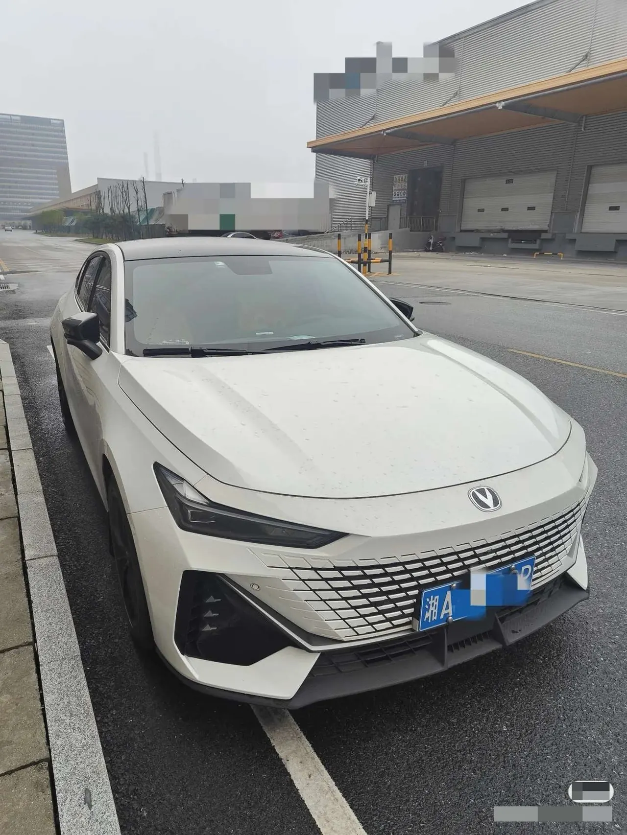 ChangAn 2022 UNI-V 1.5T honorable automatic gear 2