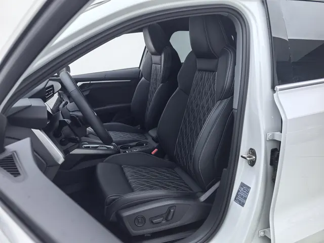 Audi 2025 A3L Limousine 1.5TFSI 35TFSI Flying Premium Automatic 4