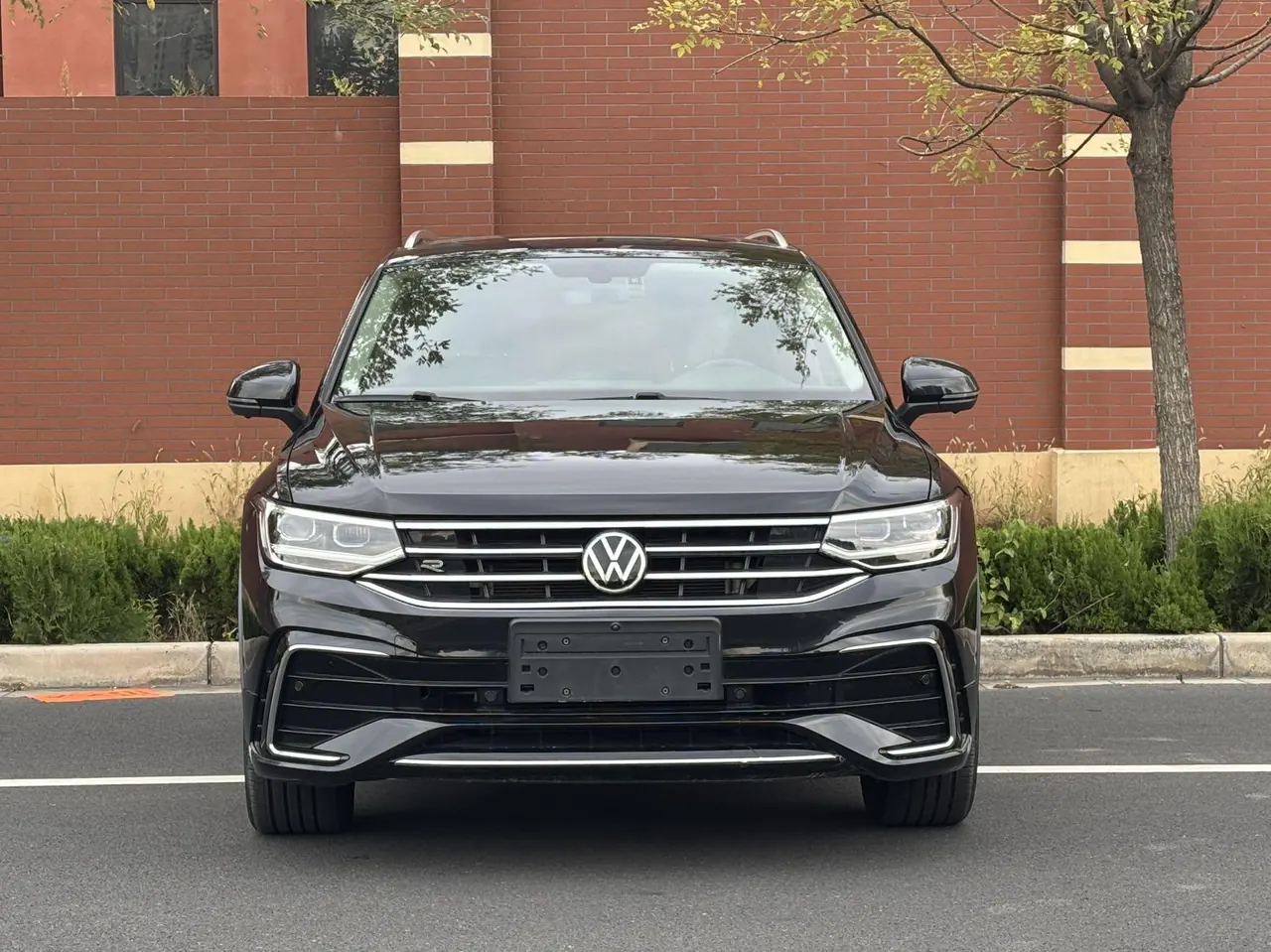 Volkswagen 2022 Tiguan L R-Line 2.0TSI 330TSI Two-Drive R-Line Overdrive Automatic Gear 2