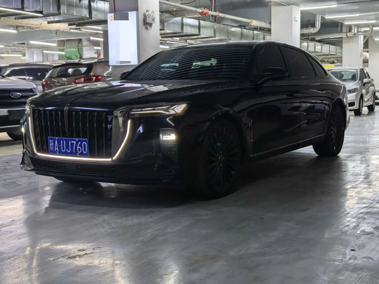 HongQi 2025 H9 48V 2.0T Two-Drive Flag Enjoy Deluxe Business Edition 5-seat Automatic Gear - View 1