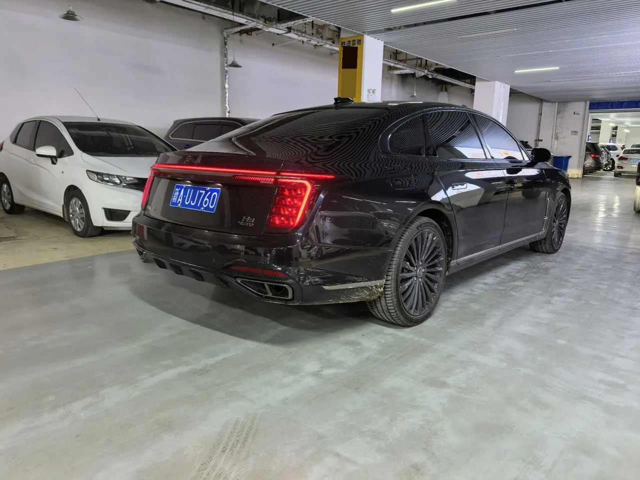 HongQi 2025 H9 48V 2.0T Two-Drive Flag Enjoy Deluxe Business Edition 5-seat Automatic Gear 9