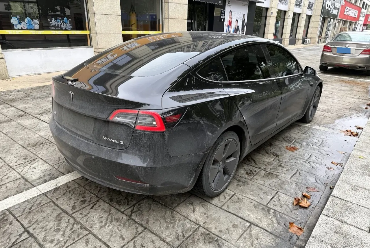 Tesla 2022 Model 3 rear-wheel drive version of automatic transmission 3