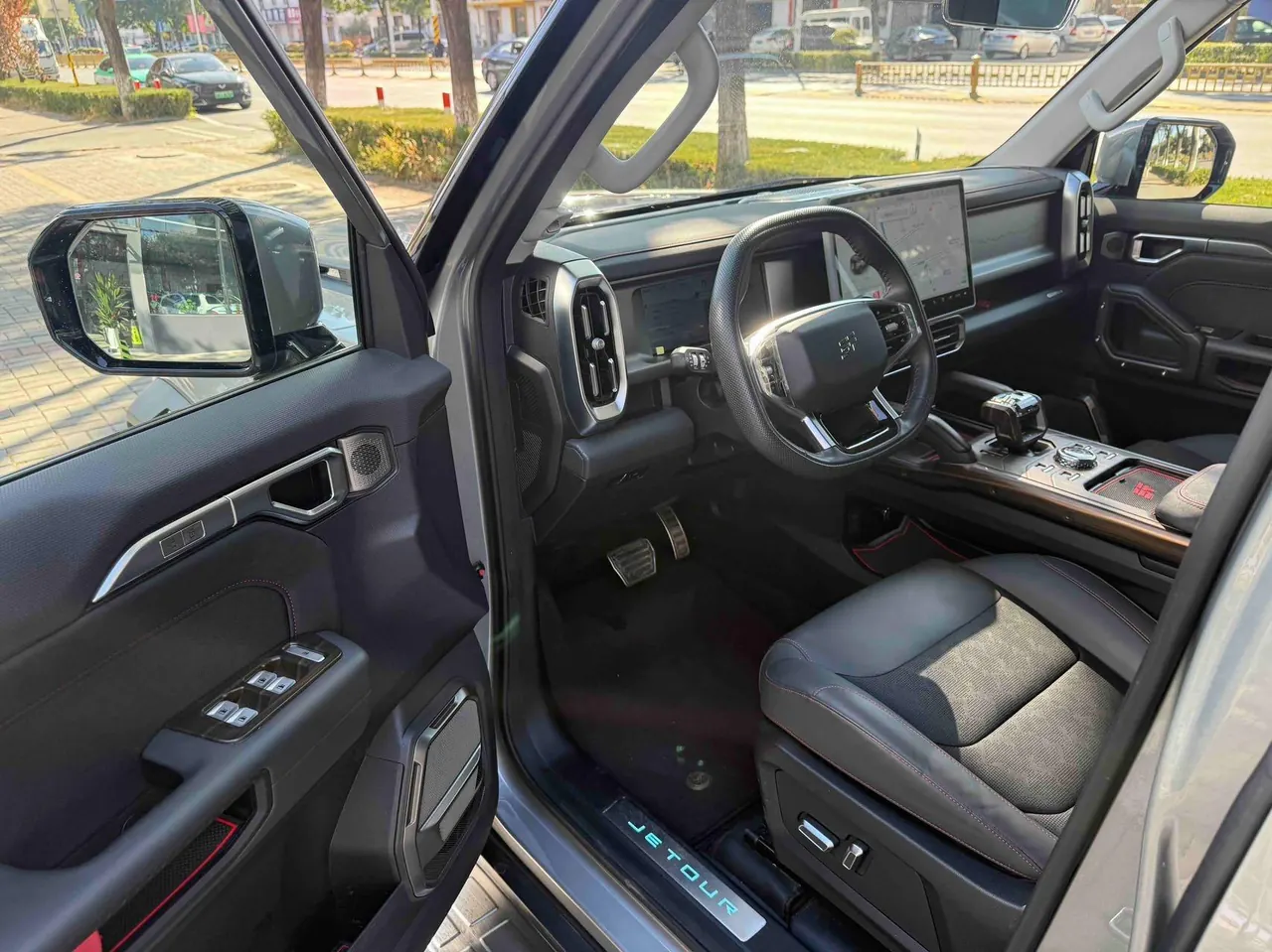 Jetour 2023 Traveler 2.0T Four-Wheel-Drive Cross-Country PRO Automatic 9