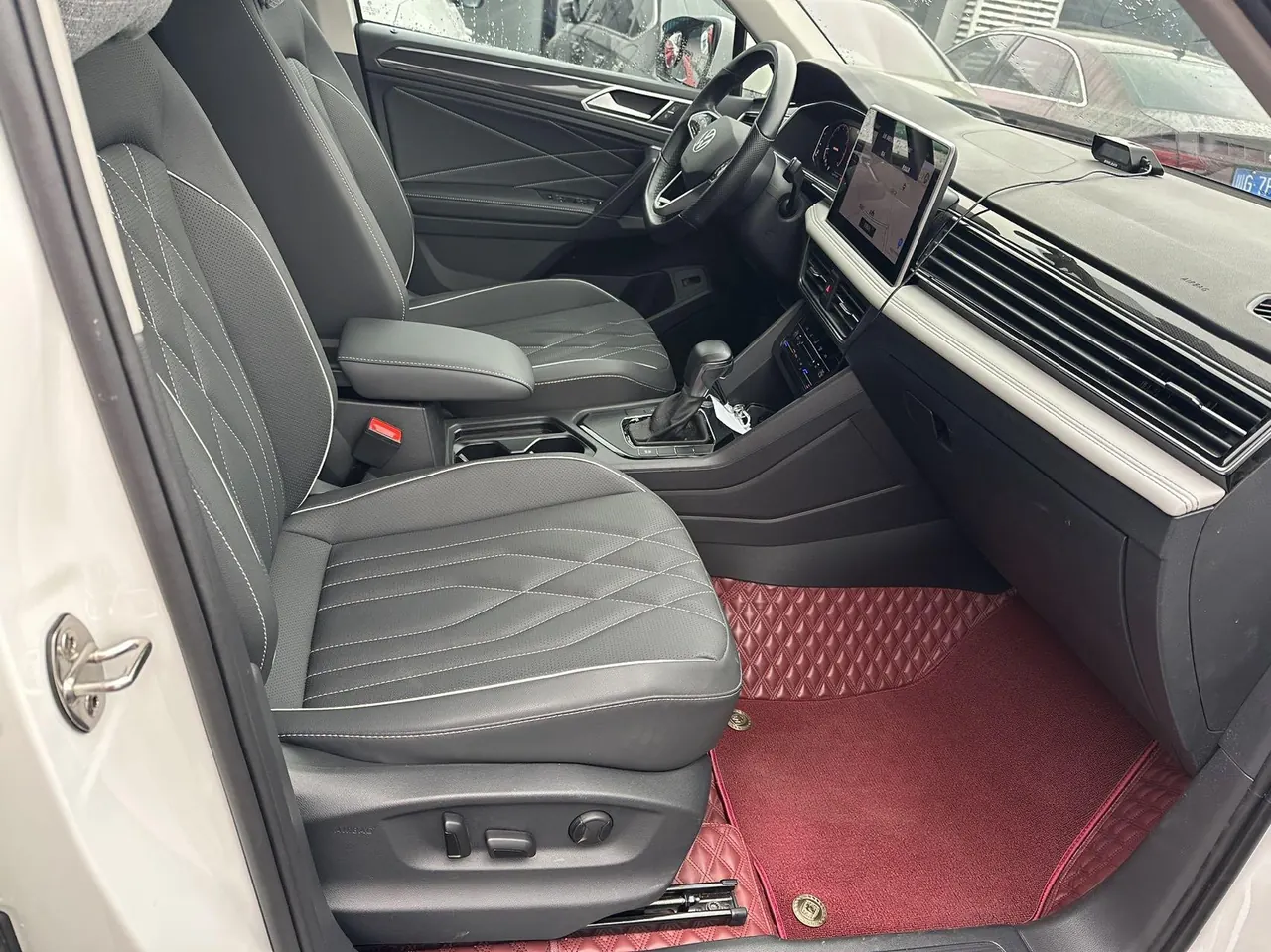 Volkswagen 2022 Tiguan L 2.0TSI 330TSI Two-Drive Smart Edition Automatic Gear 6