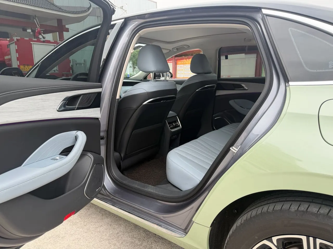 HongQi 2025 H5 PHEV 1.5T 170 Super Hybrid Automatic Gear 4