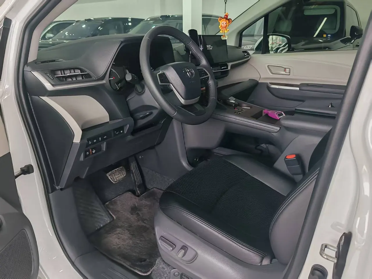 Toyota 2026 Sana 2.5 Stepless Two-Drive Comfort Edition Automatic Transmission 4
