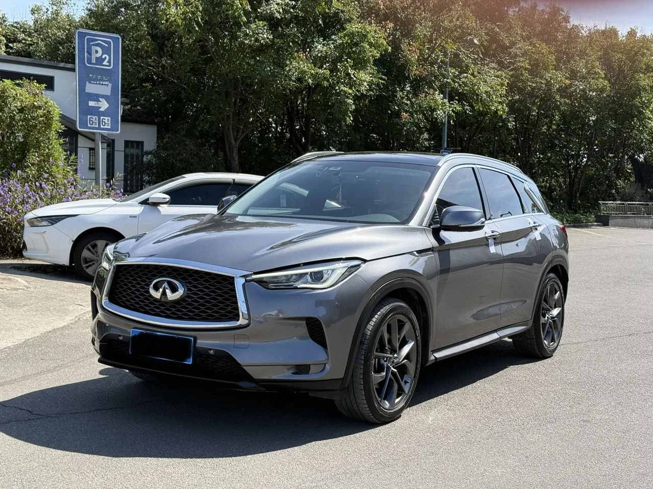 Infiniti 2022 QX50 2.0T stepless two-wheel drive pilot version automatic gear - View 1