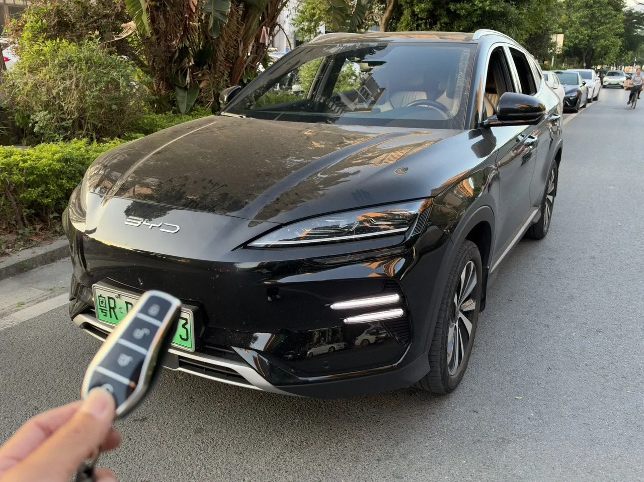 BYD Song PLUS New Energy 2023 Song PLUS EV Champion Edition 520KM Honorable Automatic Gear - View 1