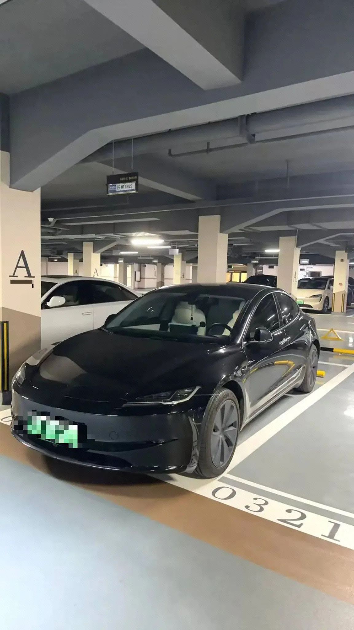 Tesla 2025 Model 3 Rear-Wheel-Drive Edition (facelift) Automatic Transmission - View 1